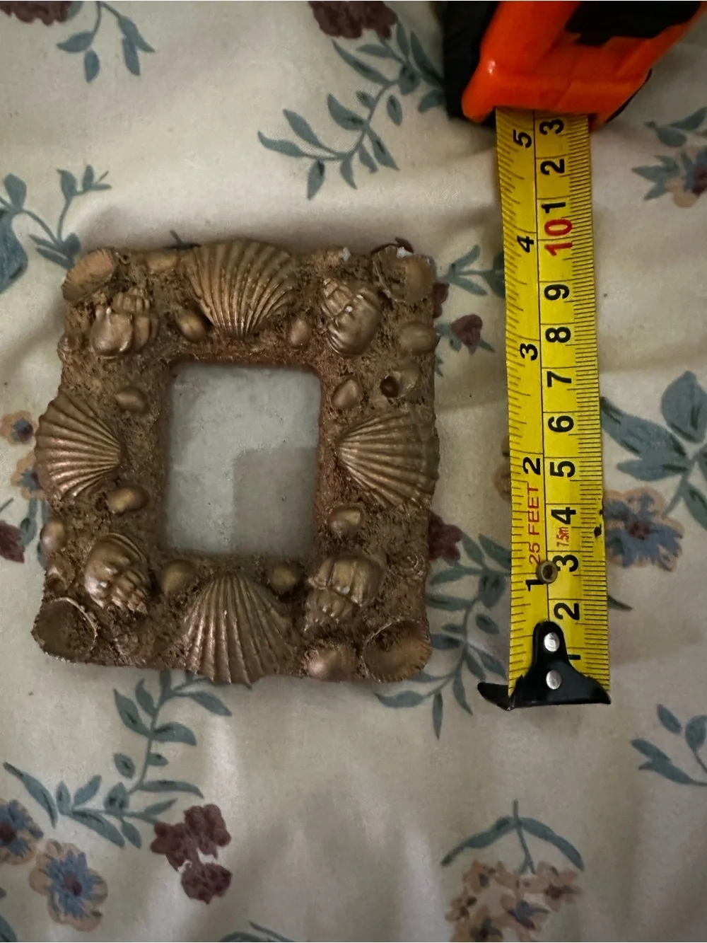 Tiny Seashell Accent Frame  - Gold Toned